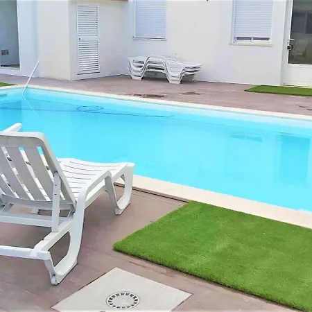 Bay Village - Cozy By The Pool Lägenhet