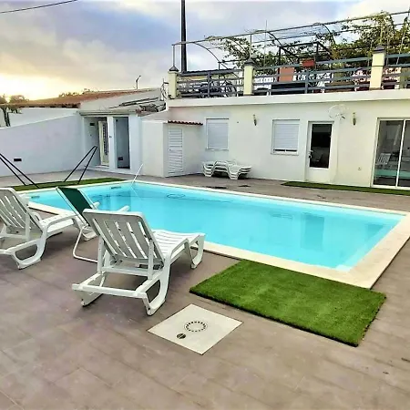 Bay Village - Cozy By The Pool
